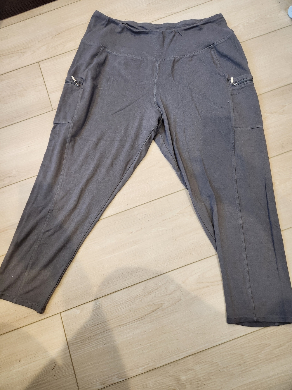 Women’s Stretch Capri Pants - Gray